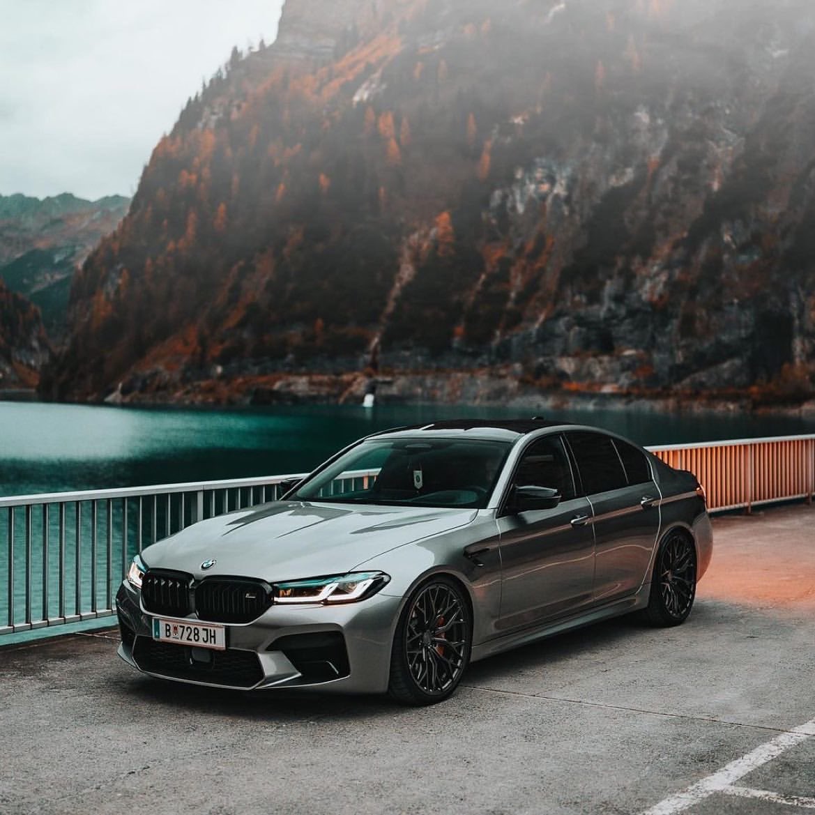 BMW tweet media