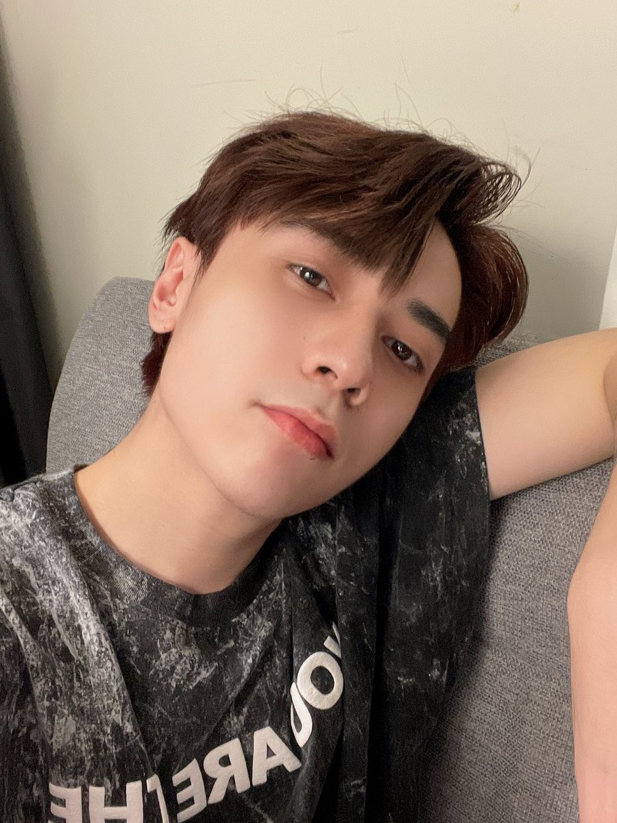 QH_MasterD's tweet photo. Ngày cuối tuần Muzik sẽ làm gì 🧏‍♂️🥰
💙
#quanghungmasterd #muzikpanda💙 https://t.co/ybTjp2Lhs2