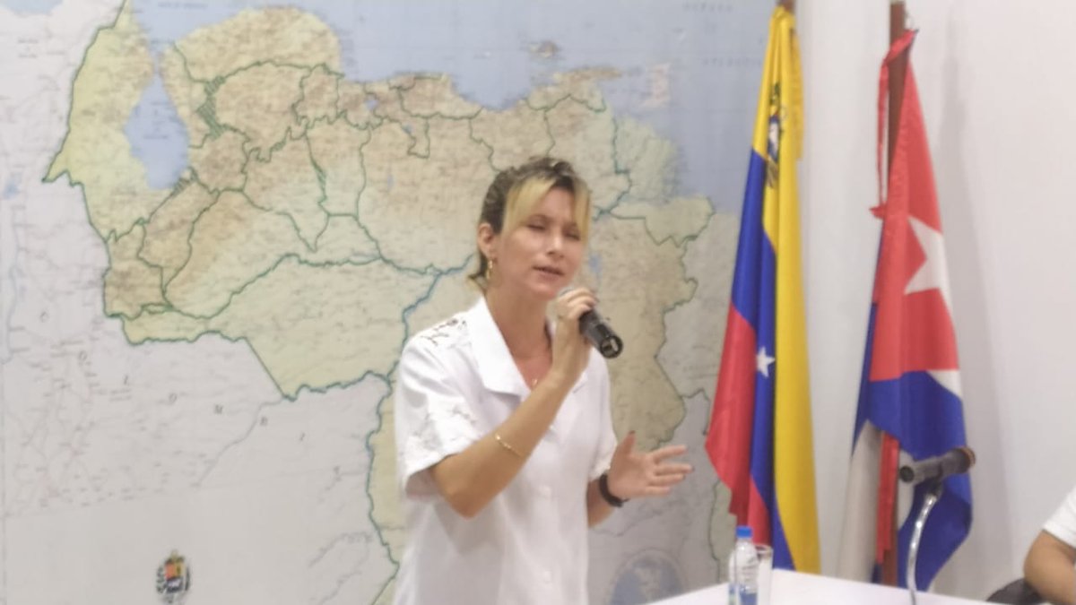 cubacooperaven's tweet photo. En conmemoración a la jornada por el Día de la Medicina Latinoamericana, se realizan diversas actividades para rendir homenaje a los valerosos profesionales de la salud que tantas páginas de gloria y heroísmo escriben.

#HéroesDeLaSalud #CubaPorLaVida #CubaCoopera #CubaVive https://t.co/y7JgYu3mwh