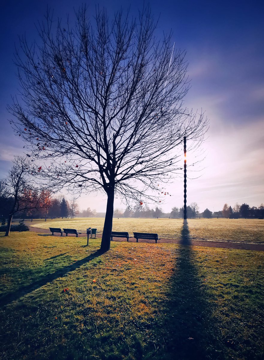 xyzwtf_55's tweet photo. “In an endless silence even screams sound silent.”
Dejan Stojanovic
#photography #photographer #endlesscolumn🇷🇴 https://t.co/5XTHlU7fdw