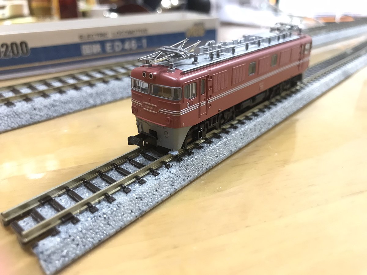 kana26812444's tweet photo. 本日の戦利品③
マイクロエース　ED46 KATO DE10 耐寒型
ED46はこの顔が好みで探していた所発見したので購入。DE10は初耐寒型ですが、安価なだけあって車輪のメッキが全てハゲる程走り込まれており清掃がなかなか大変でした。　#KATO #マイクロエース　#ED46 #DE10 https://t.co/08XS1ISg4P