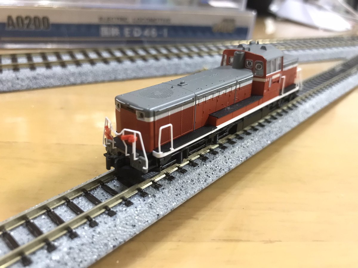 kana26812444's tweet photo. 本日の戦利品③
マイクロエース　ED46 KATO DE10 耐寒型
ED46はこの顔が好みで探していた所発見したので購入。DE10は初耐寒型ですが、安価なだけあって車輪のメッキが全てハゲる程走り込まれており清掃がなかなか大変でした。　#KATO #マイクロエース　#ED46 #DE10 https://t.co/08XS1ISg4P
