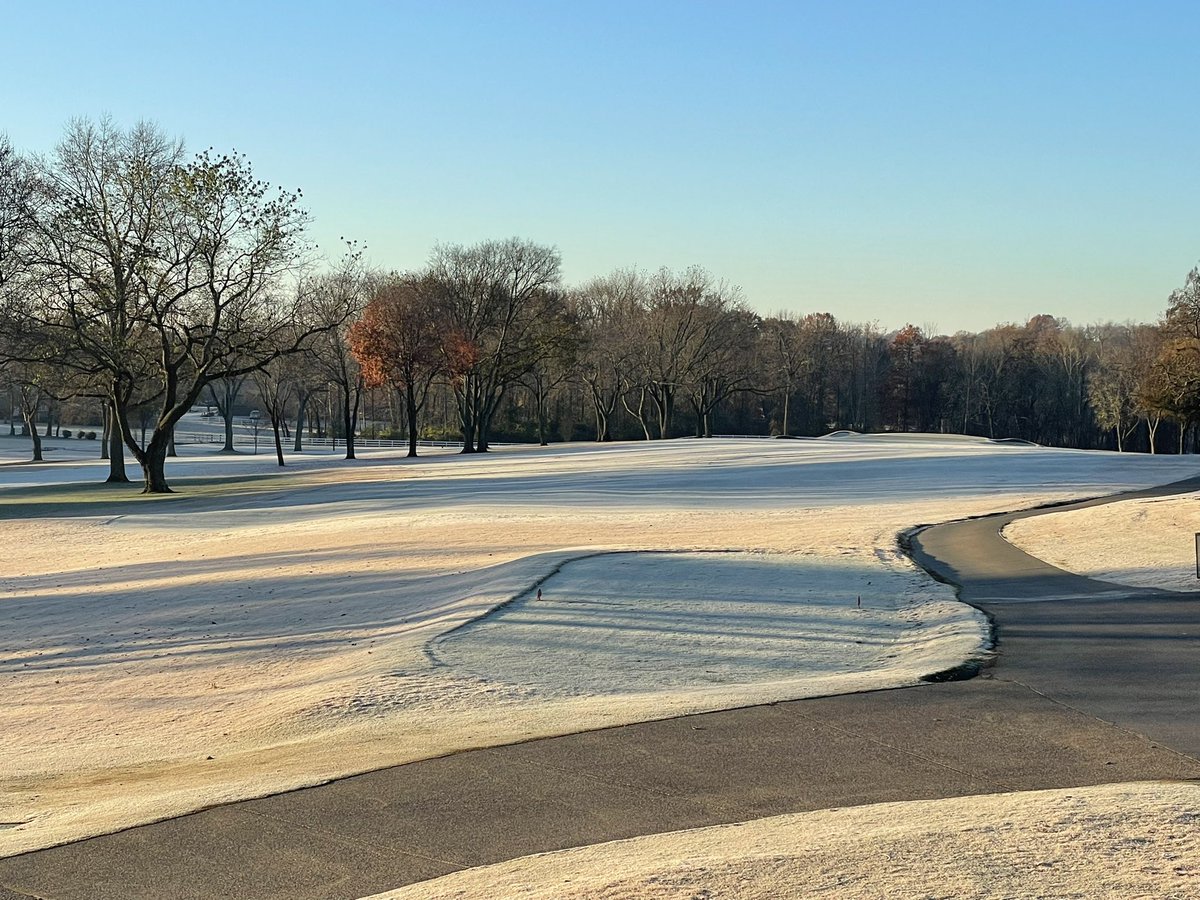 This is what 28 degrees with a feels like of 21 looks like. The patio will have a feels like of “a good time” tonight with live music at 6p and a featured dinner dish. 
Membership opportunities are available. Call 615-847-3966 to find out about membership packages. #ohcc #golf