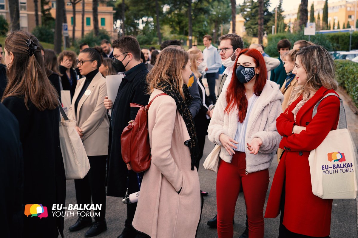 BalcaniCaucaso's tweet photo. Alcuni scatti dall'Eu-Balkan Youth Forum appena conclusosi a Roma. Nei prossimi giorni su https://t.co/g4T54oG4GY saranno pubblicate le proposte dei giovani per il futuro dell'Europa: allargamento-riconciliazione-sfide ambientali-spazio economico-media e democrazia
#eu33 #eubyf https://t.co/mUtX2MjgTu