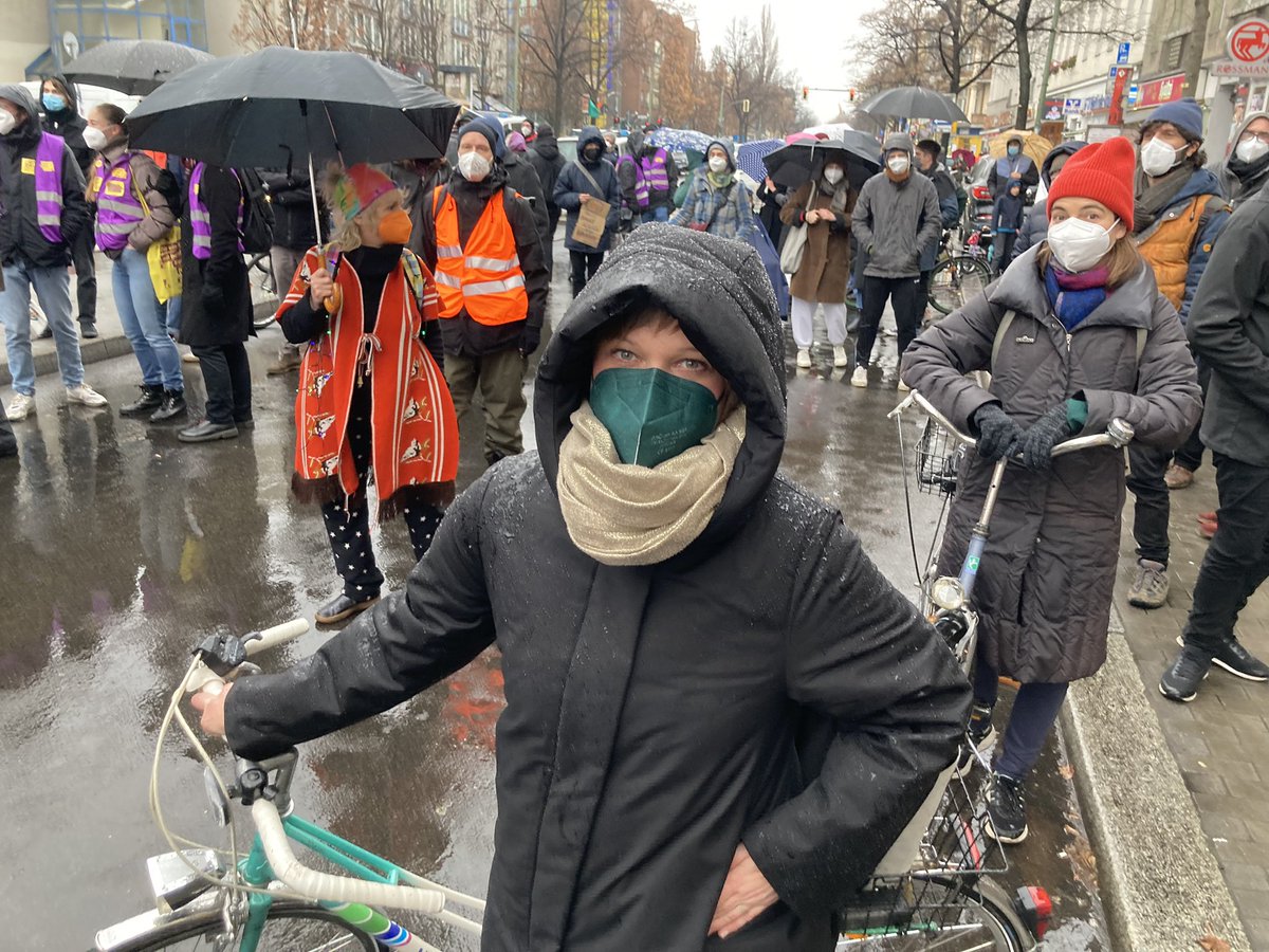 kaddinsky's tweet photo. Egal ob Regen oder Schnee - das #Vorkaufsrecht muss wieder zu scharfem Schwert für Kommunen werden, ganz einfach möglich durch die #Ampelkoalition / #Gruene https://t.co/UF5rDJCZxe
