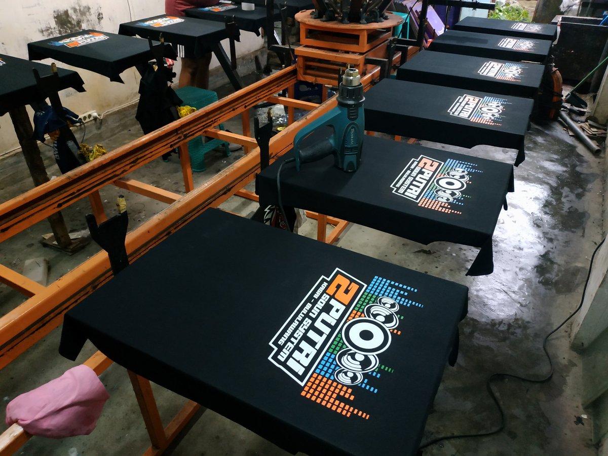 garage_13's tweet photo. Home industries https://t.co/A9hrGDMIME