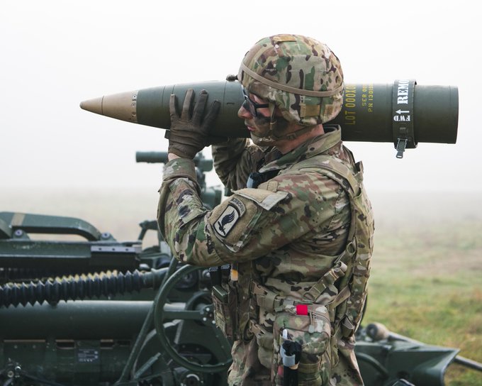 Best training area for raining steel!

This 
<a href="/173rdabnbde/">173rdAirborneBrigade</a>
 #paratrooper gets ready for a good training day as he shoulders a M777 Howitzer round for an artillery fire demonstration as part of Exercise Bayonet Ready.