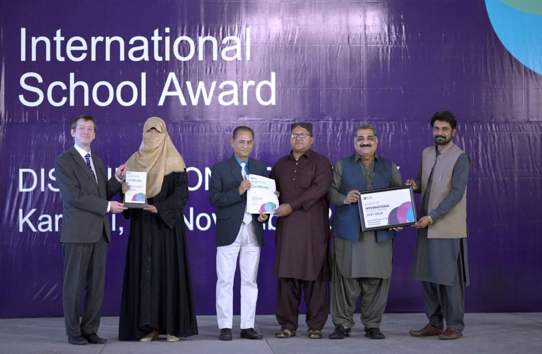 sobiana33628301's tweet photo. Ψ§ΩΩΩΨΩΩ
ΩΨ―ΩΩΩΩΩΩ°Ω !
The moment is here!GBPS Chamber Naka
Won international school award by British council Pakistan
@pkBritish
#PAKISA2021
#SeldApp @FouziaDr
#Championsofchange
@MinisterEduGoS @sardarshah1 @AkbarLaghari5
@AvinashAdvani76
@SABAQPakistan
@MalalaFund
@SELD_Sindh https://t.co/s9n8oh0hac
