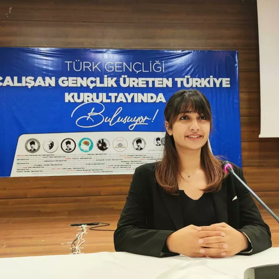 Türkiye'nin dört bir yanından üniversite topluluklarının ortak çağrısı ile 25 Aralık'ta Çalışan Gençlik Üreten Türkiye Kurultayında buluşuyoruz.

Tüm Türk Gençliğini kurultayımıza davet ediyoruz. 🇹🇷