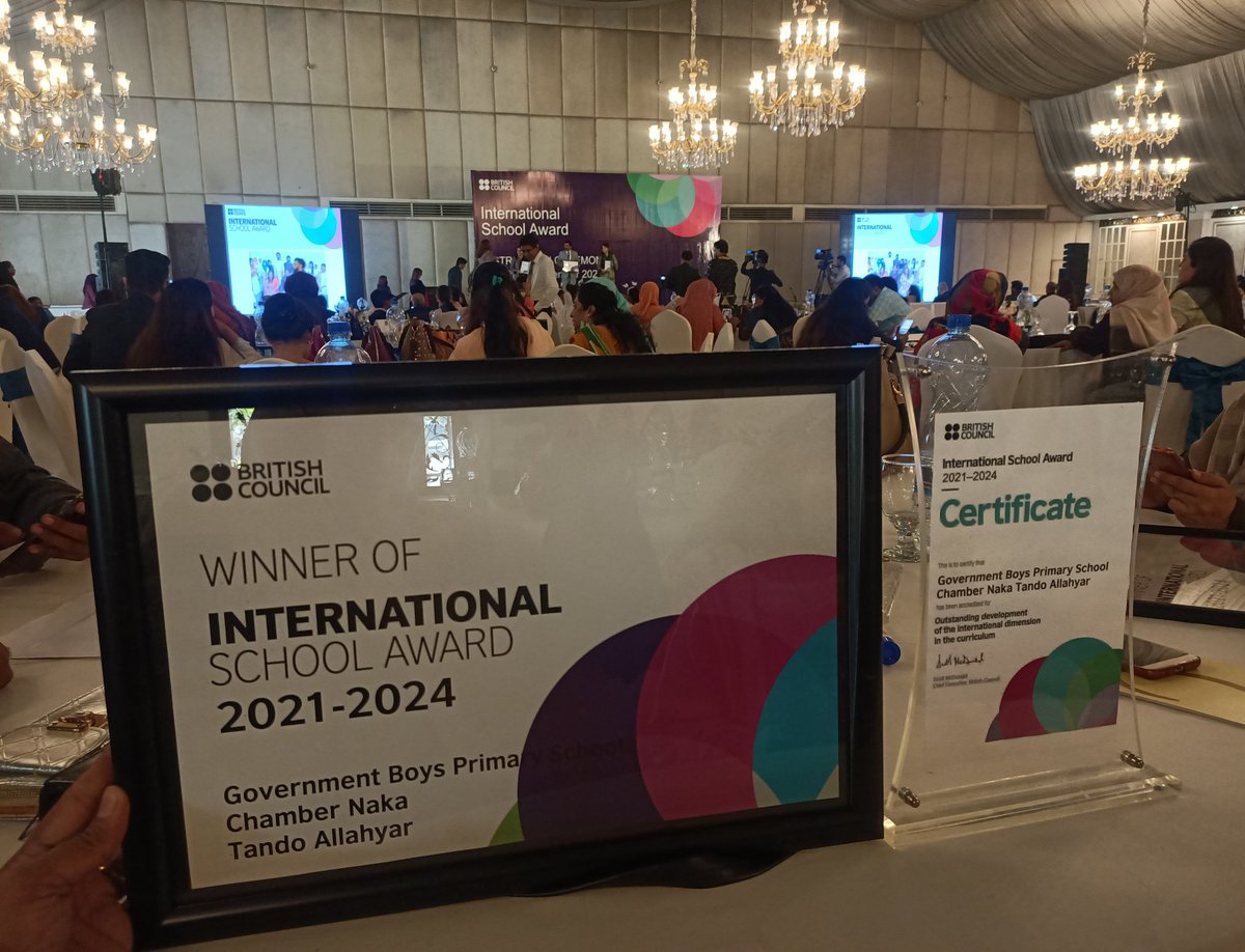 sobiana33628301's tweet photo. Ψ§ΩΩΩΨΩΩ
ΩΨ―ΩΩΩΩΩΩ°Ω !
The moment is here!GBPS Chamber Naka
Won international school award by British council Pakistan
@pkBritish
#PAKISA2021
#SeldApp @FouziaDr
#Championsofchange
@MinisterEduGoS @sardarshah1 @AkbarLaghari5
@AvinashAdvani76
@SABAQPakistan
@MalalaFund
@SELD_Sindh https://t.co/s9n8oh0hac
