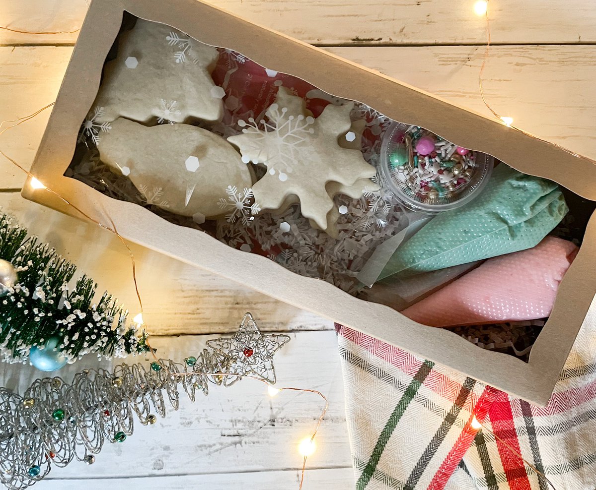 CookiePress's tweet photo. The Maker’s Market is here! Come see me at 215 S. Washington from 11-4 today 🎄 https://t.co/tHjz5br3eG https://t.co/z9KJA3OUgm