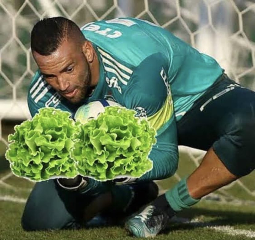Esse é o Weverton mão de alface, repasse pra ele deixar passar tudo