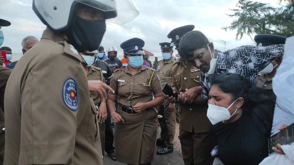 imjvithu's tweet photo. முல்லைத்தீவு மாவட்டத்தில் பல்வேறு இடங்கள் மாவீரர் நாள் நினைவேந்தல் நிகழ்வுகள் இடம்பெற்றன.

#lka #SriLanka #Mullaitivu #MaaveerarNaal2021 #MaaveerarNaal https://t.co/sZluY0WNK0