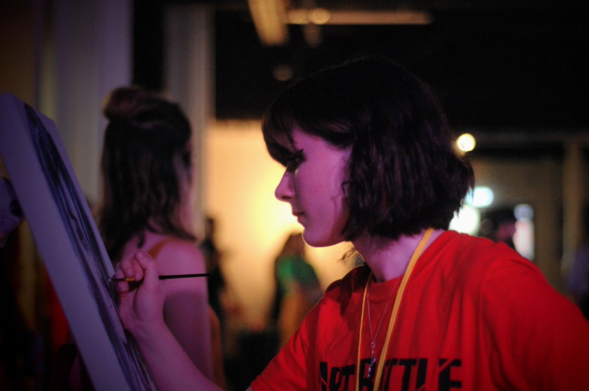 Art Battle is a global live art tournament. Since 2001 more than 15,000 artists have stepped up to our easels and have shared their talents with audiences in 140+ cities