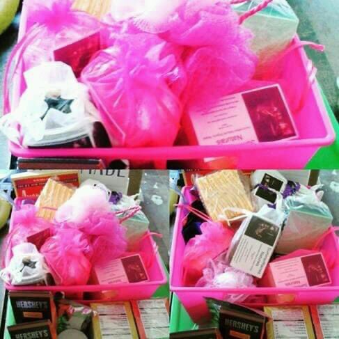 srnorganics1's tweet photo. Extra large organic spa π§ββοΈ baskets now available handmade soaps lotions hair masks shampoo candles essential oil rollers give the gift of love β€οΈ shop handmade #summerrainesnaturals #spabaskets #organicskincare https://t.co/8M2iZRoymV