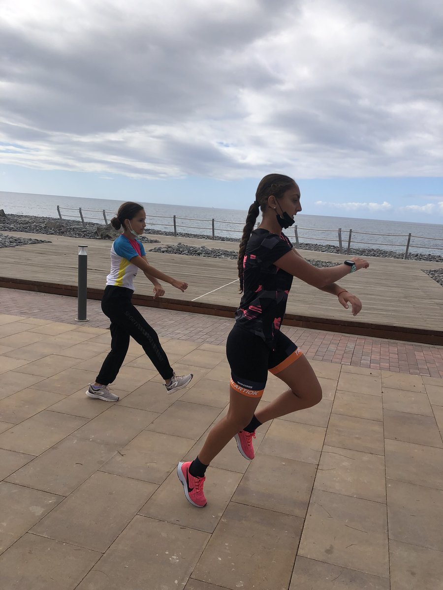 MelinaAlonso1's tweet photo. Provechoso rato con estas guerreras en el segundo encuentro Amazonas Canarias, esta vez en Gran Canaria🏊🏼‍♀️ 🚲 🏃🏼‍♀️ 
Seguimos 💪🏼
@fecantri @TRIATLONSP @deportegob @fundaciondepjov https://t.co/tC7olIqlct
