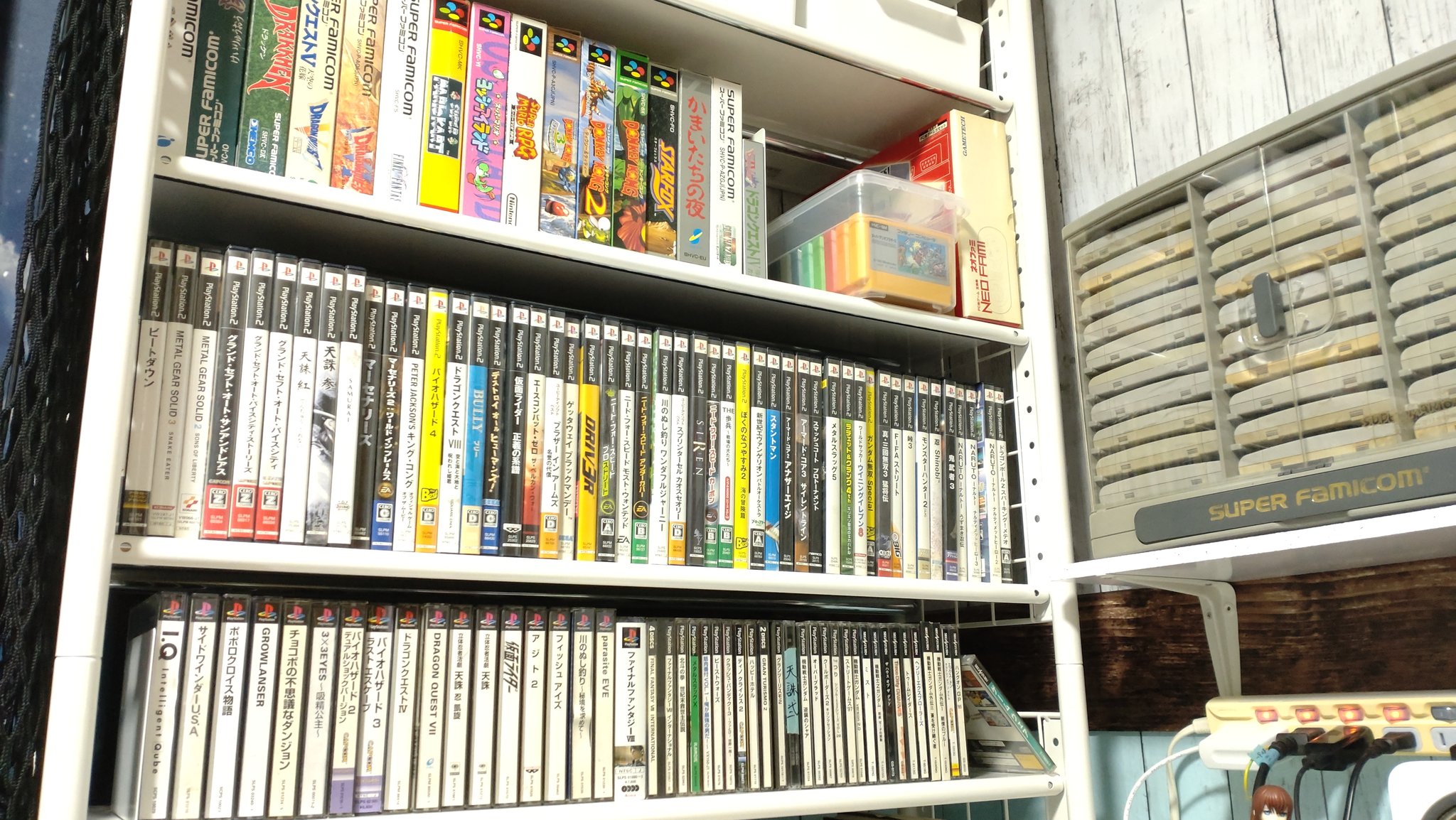 Anmo Tv Youtube レトロゲームソフト収納 とりあえず 3段はソフトコーナーです ゲーム Game レトロゲーム レトロインテリア ファミコン スーファミ プレステ 収納 Ps2 ゲーム収納 部屋 コレクション プレイステーション