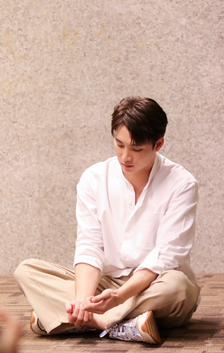 basedonm34n's tweet photo. เป็นอารายย ไหนเล่า

-
#MeanPhiravich @m34nismind 
#YMExTheYearbook https://t.co/NjyilUXDC2