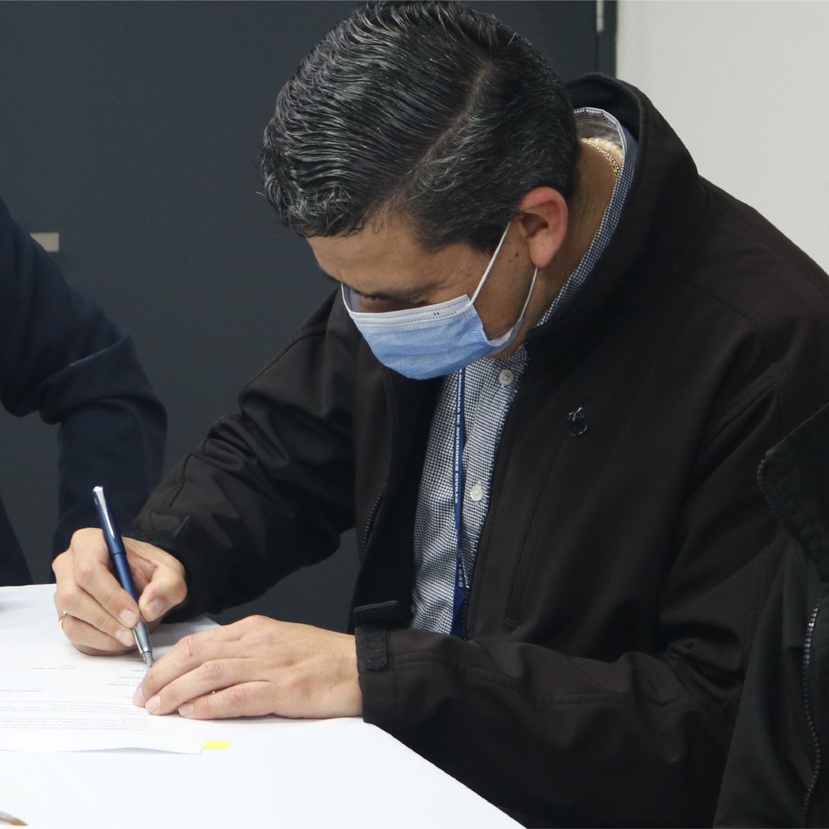 Acdac1's tweet photo. Toda la familia Acdac celebra hoy este hecho histórico, con inmensa alegría queremos informarles que el acuerdo entre Acdac y Avianca formalizando los reintegros de sus mejores hijas e hijos al seno de nuestra empresa Avianca #SomosUniónYFuerza 
@Avianca https://t.co/8Mhs2wmk0H
