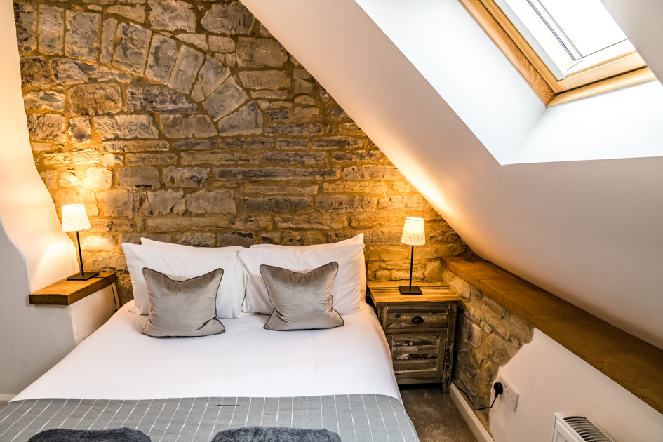 TheHolidayCots's tweet photo. Looking for a relaxing getaway? Rose Cottage is located on a working cider farm in rural Somerset! It's surrounded by scenic countryside, yet within easy reach of shops & amenities.
๐๏ธ Sleeps 1-4
https://t.co/3u49xLTE02
#Wrantage #Somerset #Countryside #CiderFarm #HotTub https://t.co/iaDaS42Wen