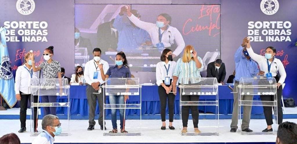 CodiaCentral's tweet photo. CODIA realiza sorteo a obras de INAPA validado por la Dirección General de Ética e Integridad Gubernamental
#Codiard https://t.co/SJRNYJLYts