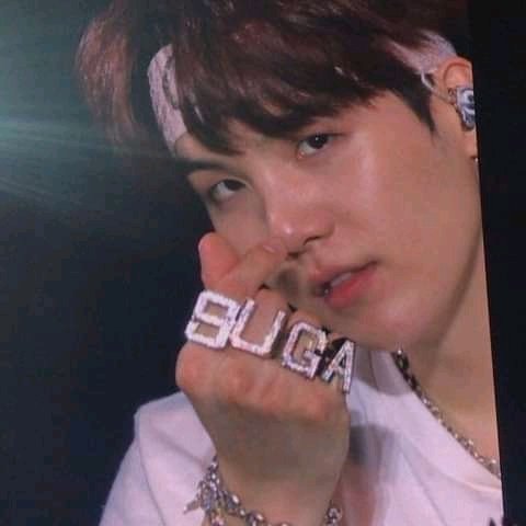 Zai_Min93_twt's tweet photo. L.A Army's more pictures like this please!!😻💜
#PTD_ON_STAGE_LA
#BTSARMY
#SUGA😸
#PH_ARMY💜 https://t.co/kkHiV0VknH