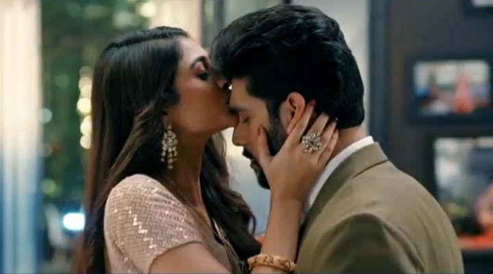 _iamPallavi's tweet photo. Nahi Raghav tumne sahi kaha abse humare bich koi teesra EX Y Z nahi ayega kyunki sabko pata EXs humare sath sath hamari show ko le dub gaye😔

Aur Jr. Raos toh hamara hi hissa hoga woh bich me kaise ayenge?
Mujhe sirf Twins👶👶hi chahiye Samajhla?

#MehndiHaiRachneWaali 
#RaghVi https://t.co/bOsDOIu2vb