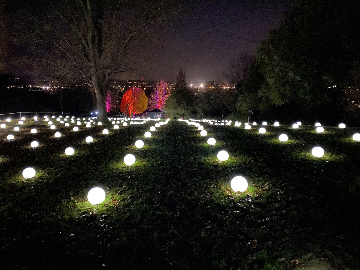 Absolutely gutted but due safety concerns caused by high winds across the hill, we have taken the difficult decision to cancel tonight’s Globoscope event. All ticket holders for tonight’s event can use their tickets tomorrow for the same time slot <a href="/GlosBright/">Bright Nights Gloucester</a> @strike_a_light 💨