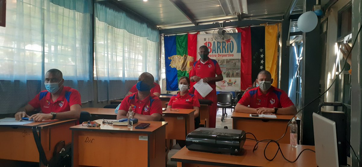 #CubaViveYRenace 
Realizado balance de la Misión Deportiva en el estado #Miranda con la presencia de los jefes nacionales y estadales, resaltan los logros de este pequeño equipo de trabajo 
#CubaViveEnSuHistoria 
<a href="/alicia_senra/">Alicia Senra Mugica</a> <a href="/YHdezU/">Yusdel Hernández 💪🇨🇺</a> <a href="/KeylerING/">Keyler</a> <a href="/Heinerky1/">Heinerky</a> <a href="/jpcalsur/">Jorge Pérez Cruz</a> <a href="/DayliAlmeida/">Dayli Almeida</a>