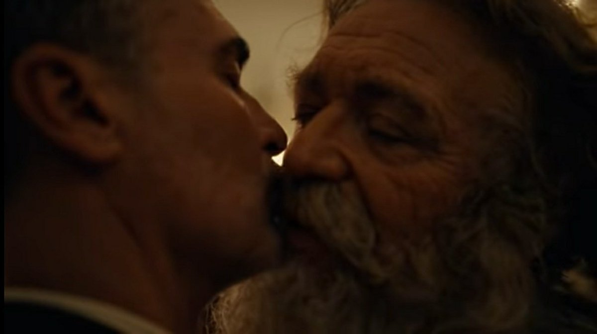 lecoindeslgbt's tweet photo. La Poste norvégienne a réalisé une pub montrant un père Noël qui tombe amoureux d'un homme lors de sa tournée.

https://t.co/uUaEmTm0GK https://t.co/5fVYi4NjAg