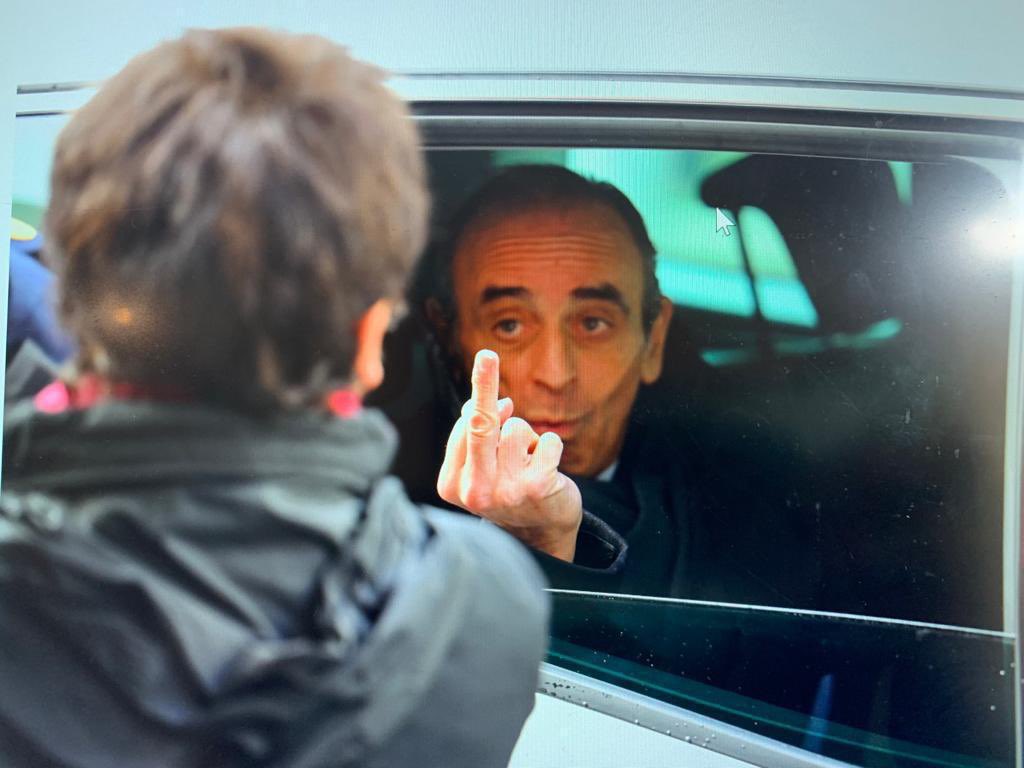 huguesrenson's tweet photo. Le problème du bien vivre ensemble dans notre pays n’est pas un problème de prénom. C’est un problème de comportement et de savoir vivre. https://t.co/vU6LRL6y8u