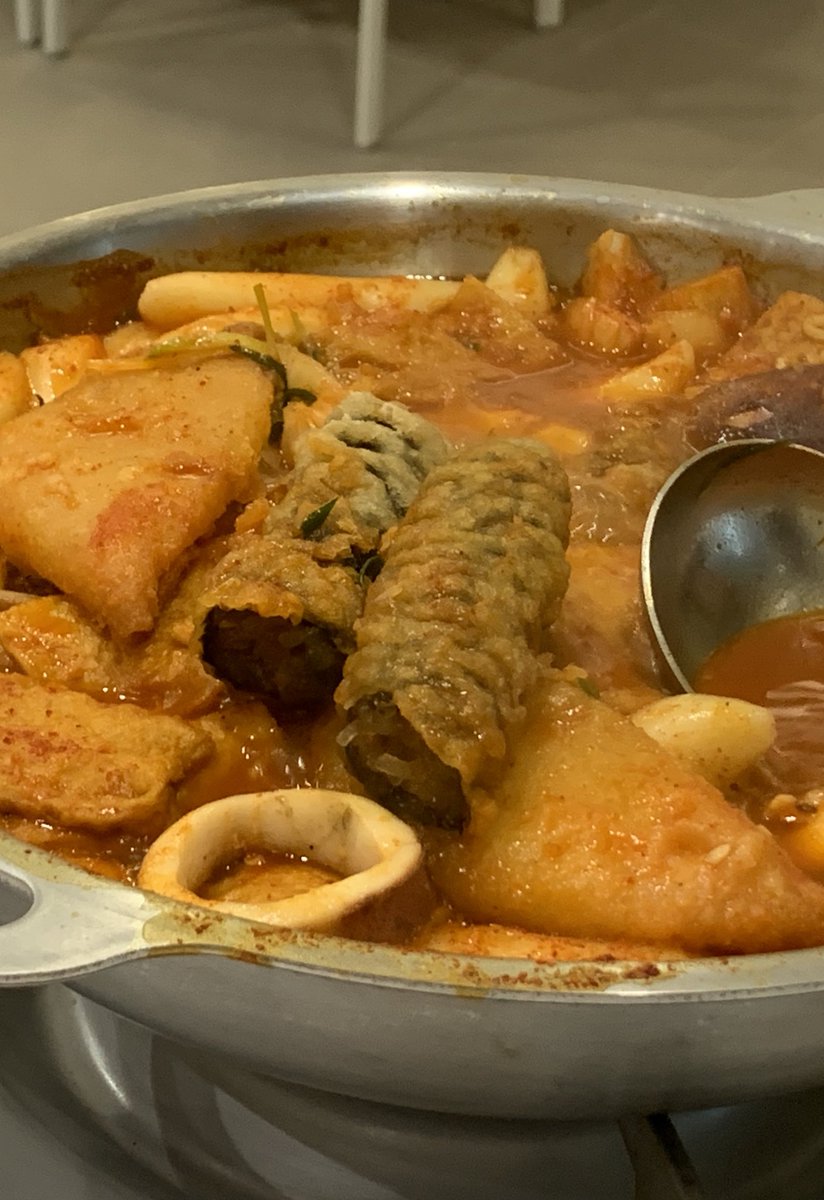 everie_days's tweet photo. 대부도 바닷마을 떡볶이 (@br_bear) 나도 드디어 다녀왔다~!~!! 가는 길에 노을 대박이었구 추운날 먹는 즉석떡볶이는.. 말해 뭐하나요 내일 또 가고싶다… 다음엔 밥 볶아 먹는거 절대 까먹지 말아야지 절대 https://t.co/CLjD8QLzSd