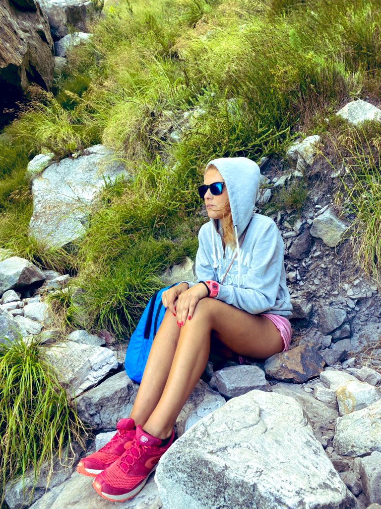 nuria_perpinya's tweet photo. No va ser fàcil, però va valer la pena i l’alegria! 18 km amb 1080 m de desnivell i un vent que de tant en tant em tumbava! Table Mountain unes de les noves set meravelles del món🧡
#TableMountain #sudàfrica #slowlife #agraida https://t.co/YGGkoEl5MA