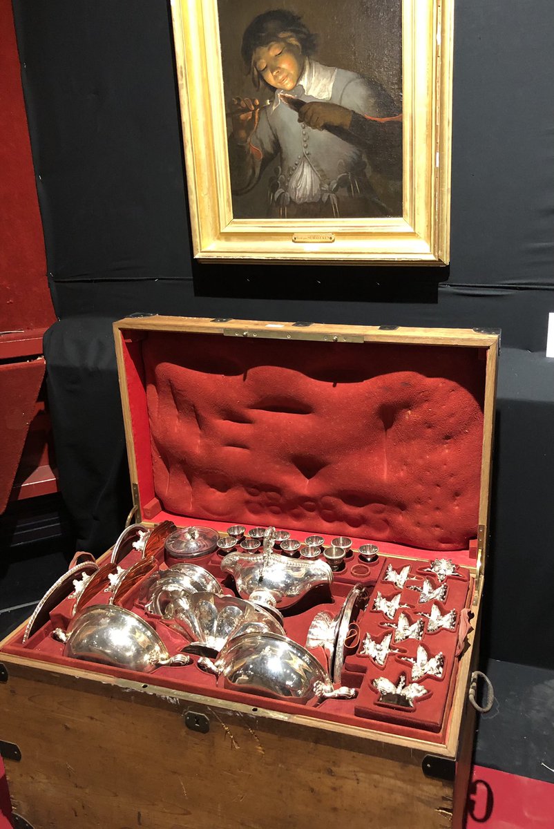 DaguerreSVV's tweet image. Petit tour de salle? A Drouot salle 6
Vente mardi 30 novembre 14h 
Catalogue sur daguerre.fr/catalogue/1190…? #costumesanciens #compagniedesindes #monistrol #lorient #rigaud #peintureancienne #argenterie #artsdelatable #mobilier #objetsdart #faberge #siegesdu18esiecle #PaulineViardot