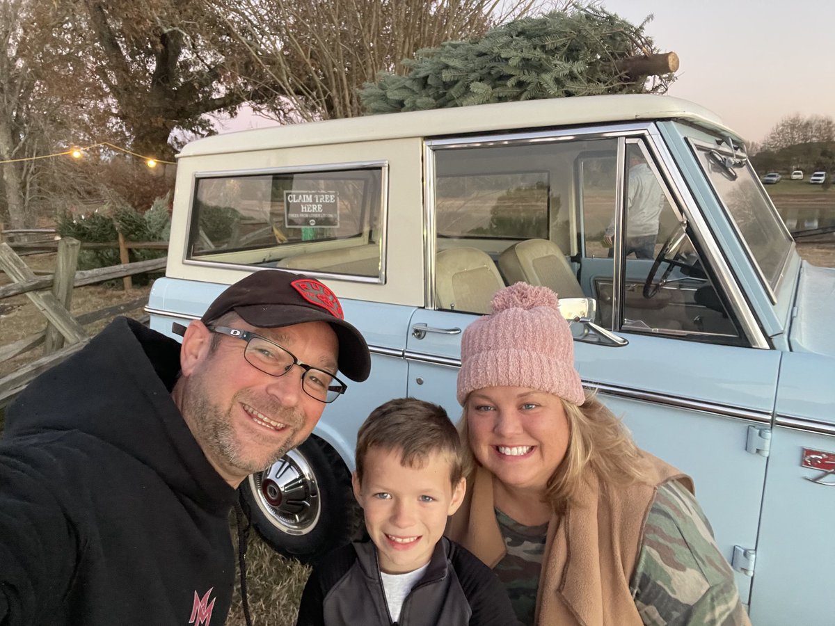 kwithrow5's tweet photo. The perfect tree has been found! https://t.co/0VYH5bwFYi