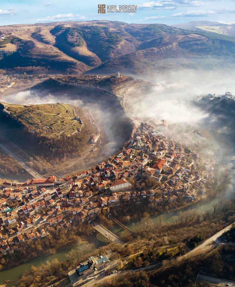 vihardabest's tweet photo. Great picture of the old part of my home town #Veliko #Tarnovo #Bulgaria.

If you want to know more about it, let me know or see this website: https://t.co/YVUFCI72YZ https://t.co/8uhYleBKYd