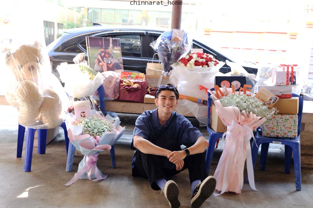 Chinnarat_home's tweet photo. ขอบคุณ​แฟนคลับทุกคนที่ส่งของขวัญ​มาให้ไมค์นะคะ ขอบคุณ​ที่รักและสนับสนุนไมค์ 🧡

#MikeChinnarat​ #mmuses​
#mmikesiri28thBD https://t.co/5nkmUKrS7H