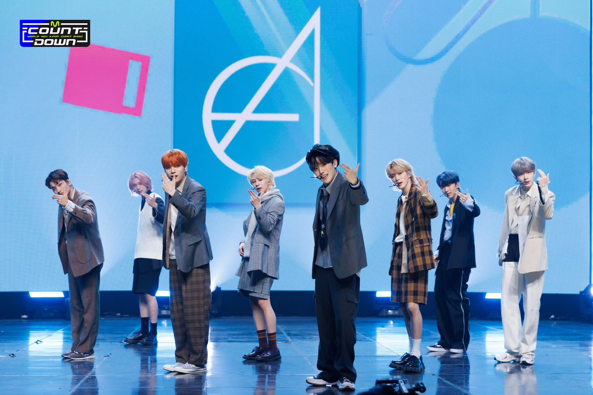 zenithsaranghae's tweet photo. thank you epex 🥺💗😭
GOODBYE DO 4 ME
#Goodbye_Do4Me #EPEX #이펙스
@the_EPEX https://t.co/koNguzFBea