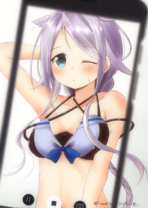 (…あれ?私何で水着に着替えてるんだっけ……?) 