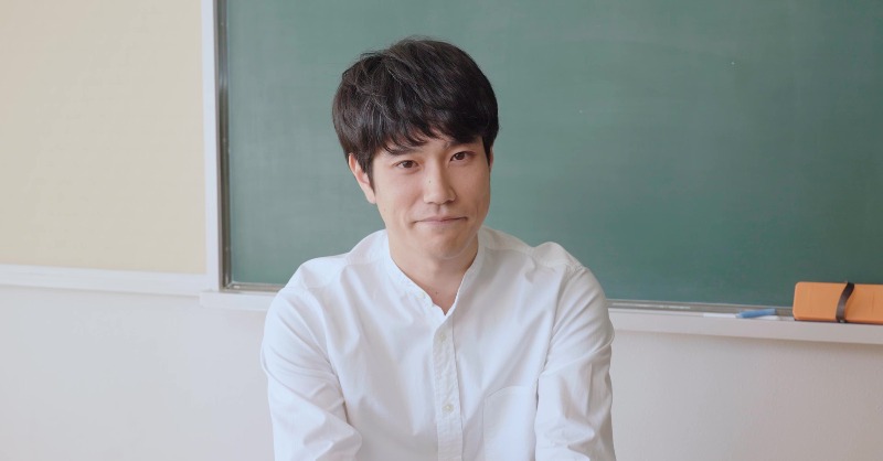 romasaga_rs's tweet photo. 【#ロマサガRS祝3周年 記念TVCM放映開始！】
ゲーム内キャラクター「ジェラール」に扮した、本作の大ファンでもある俳優 #松山ケンイチ さん出演の今回のTVCM。
そのメイキング＆インタビュー映像を公開！

実は町長がやりたかった・・・？

▼映像はこちら！
https://t.co/VFae4eUnky

＃ロマサガRS