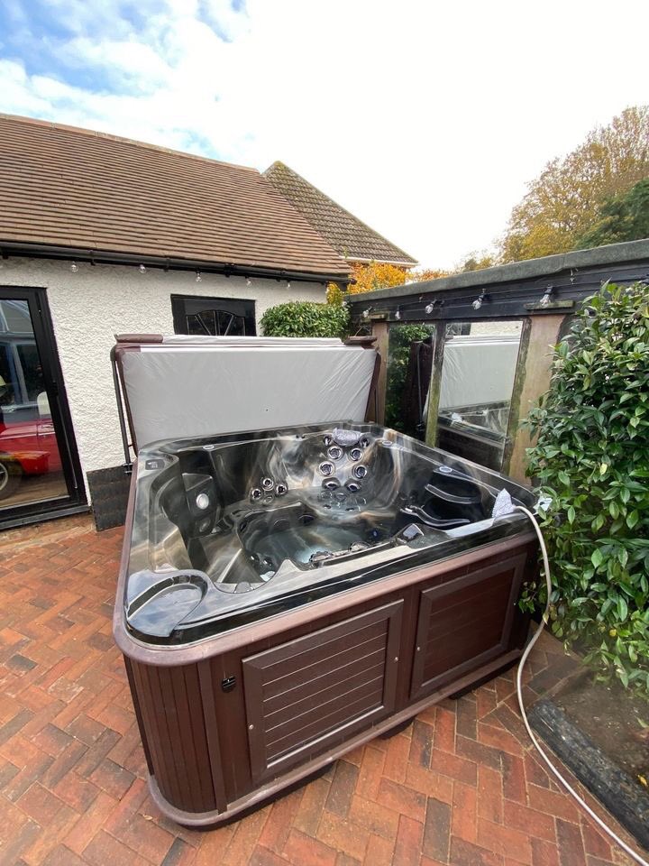 Cold winter nights are exactly what Arctic Spas are engineered for. Don't take our word for it, check out what our customers have to say: uk.trustpilot.com/review/www.arc…

Get in touch today and let us find your perfect Arctic Spa

📞 0333 254 0681
buildmyspa.com