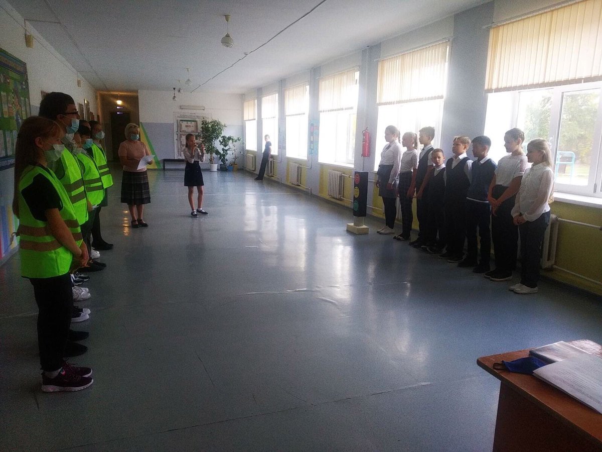 В рамках специальных мероприятий месячника безопасности ДД в ГБОУ СОШ №3 пгт Безенчук состоялась акция «Это должен знать каждый»