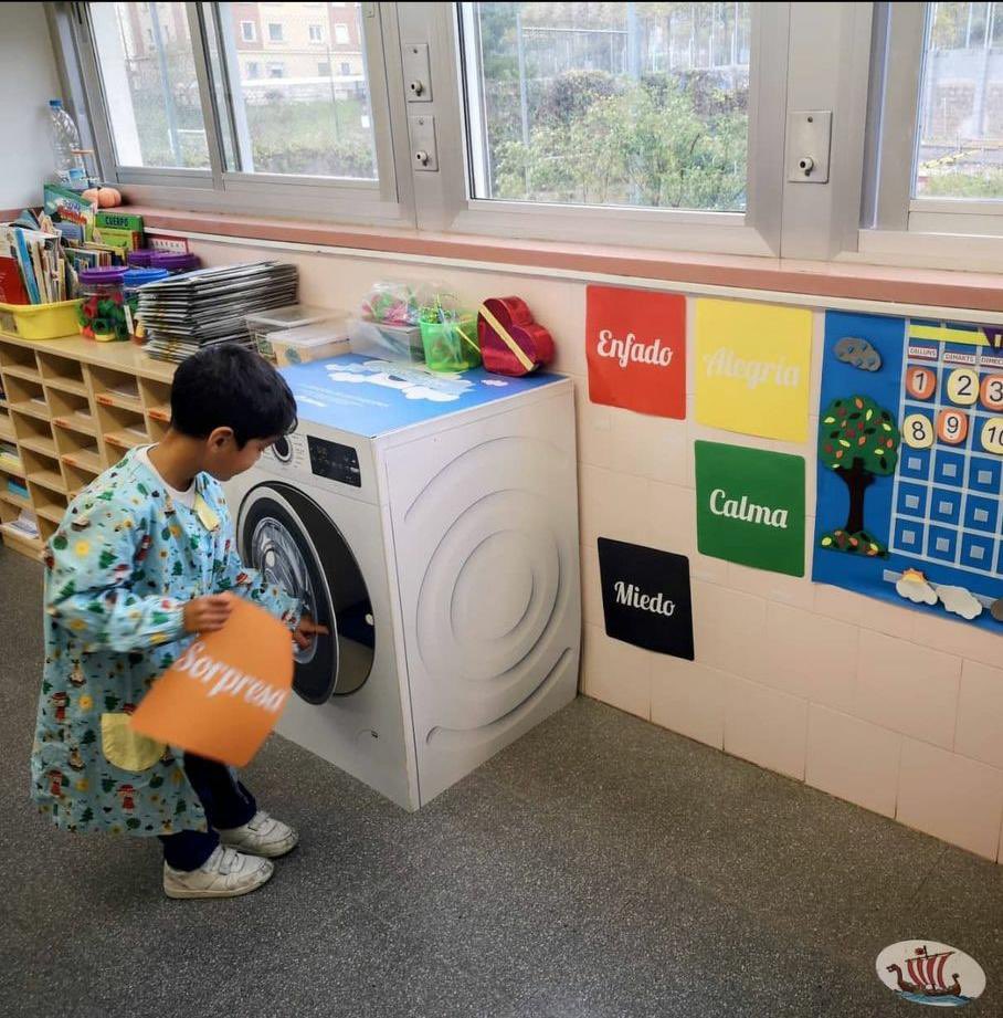 susimolal's tweet photo. En Barcelona el Colegio Scala Dei trabaja las emociones con LAVAMAGIC en todas sus etapas educativas, desde los más pequeñitos hasta los más mayores. Porque la educación emocional no entiende de edad. 🥰❤️
@Balay_es @susimolal https://t.co/XsSXkKF15U