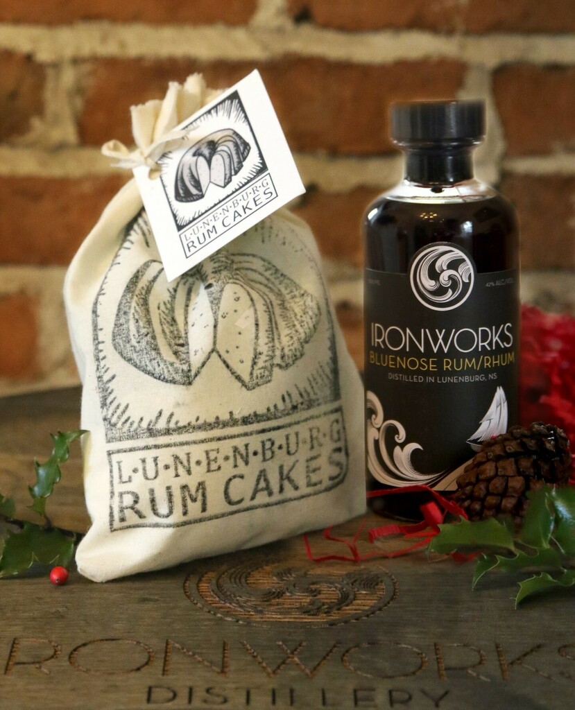 Ironworks_NS's tweet photo. This fabulous gift is back for another year.
A 200ml Bluenose Rum and Lunenburg Rum Cakes spiced cake in an Ironworks gift box for $30. Only available at the distillery shop and Evergreen Market.
.
.
.
.
.
.
#GetYourHandsOnLocal #GoodC… https://t.co/61fHWNdal5 https://t.co/mAcsS20pgX