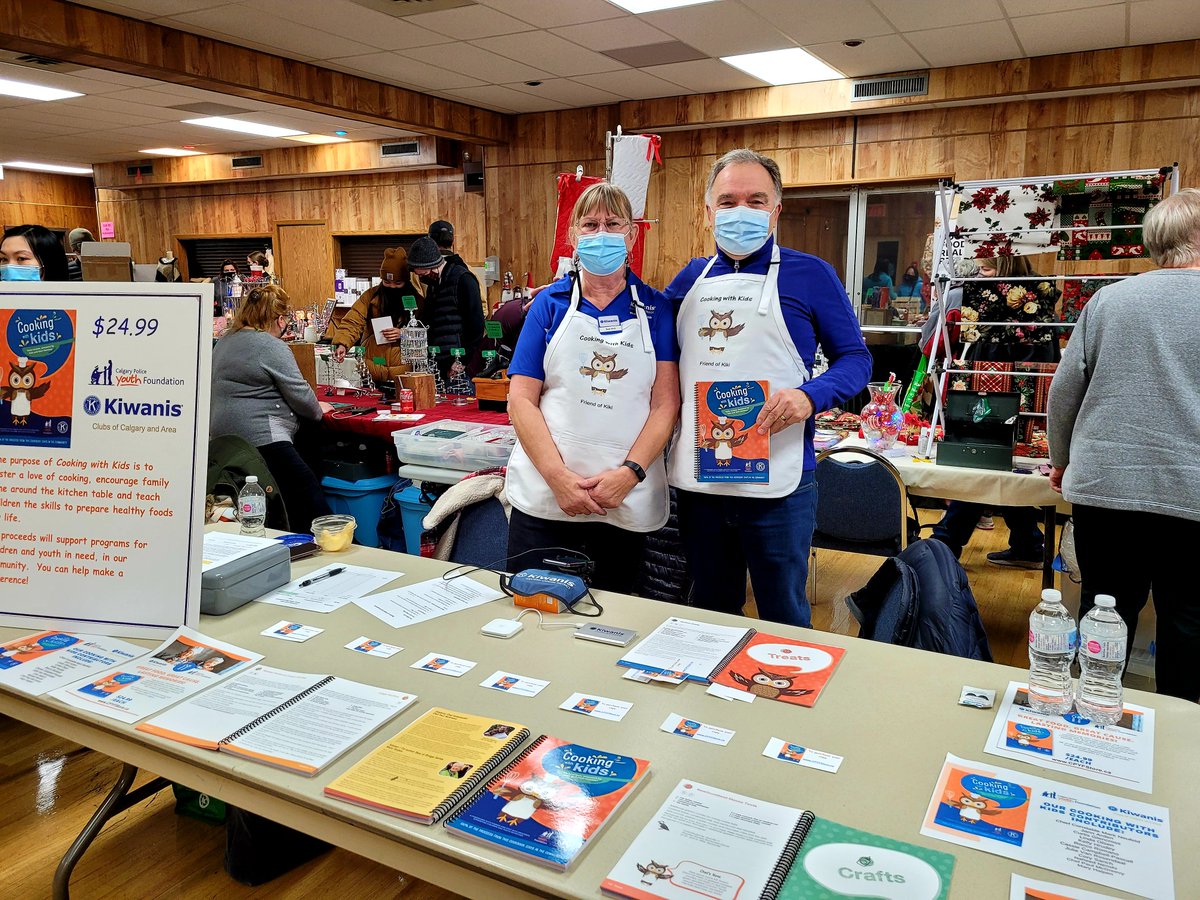 KiwanisYYCNorth's tweet photo. #CWK Cooking With Kids cookbook is at the Renfrew Christmas Market this weekend - Sue &amp; Terry kicked off our table Fri eve online also https://t.co/971IVFCXWj
#CookingWithKids #kikicarebox #CWK #CPYF #Kiwanis #KiwanisCares #KiwanisClub #KidsNeedKiwanis #KiwanisInternational #YYC https://t.co/AzEBAKDnTx