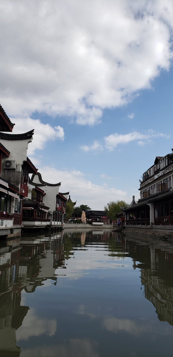 The old water town in Shaihai… It's very beautiful…
