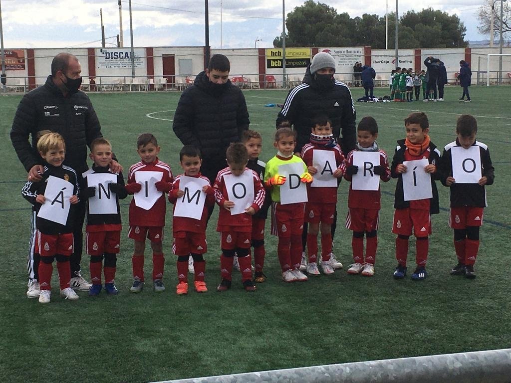 Nos sumamos en el ánimo a Darío, hijo de Iván Palacian, auxiliar en el Primera Benjamín, y al que van a operar próximamente. 

Ánimo!