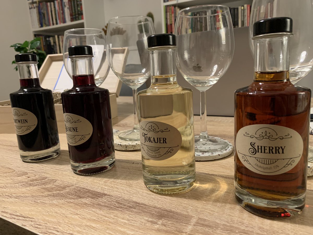 Sherlockianer's tweet photo. 🔍Starting now: „The Sign of Wine“ by @DtSHGes! I am really excited for this event. This will be a splendid evening with #SherlockHolmes and some members of our society! 👍 I am ready.

#Sherlock #Holmes #221b https://t.co/yaMjP3JI8l