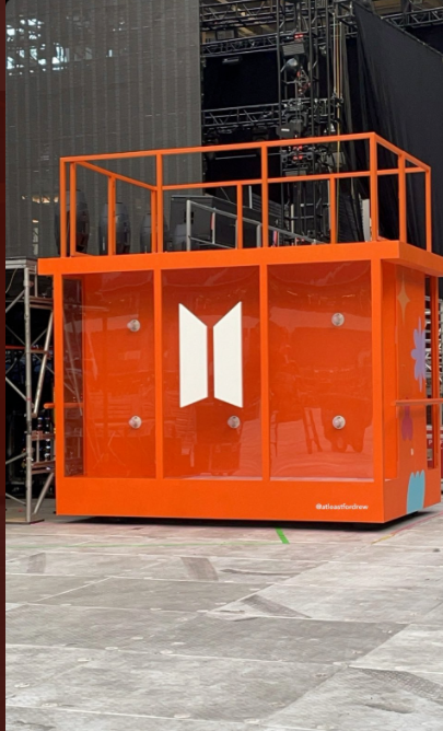 Diminie1317's tweet photo. so they are going to use this to go around crowd 
#PTD_ON_STAGE_LA #BTSARMY #PTD_ON_STAGE https://t.co/DsaqaUO2lz