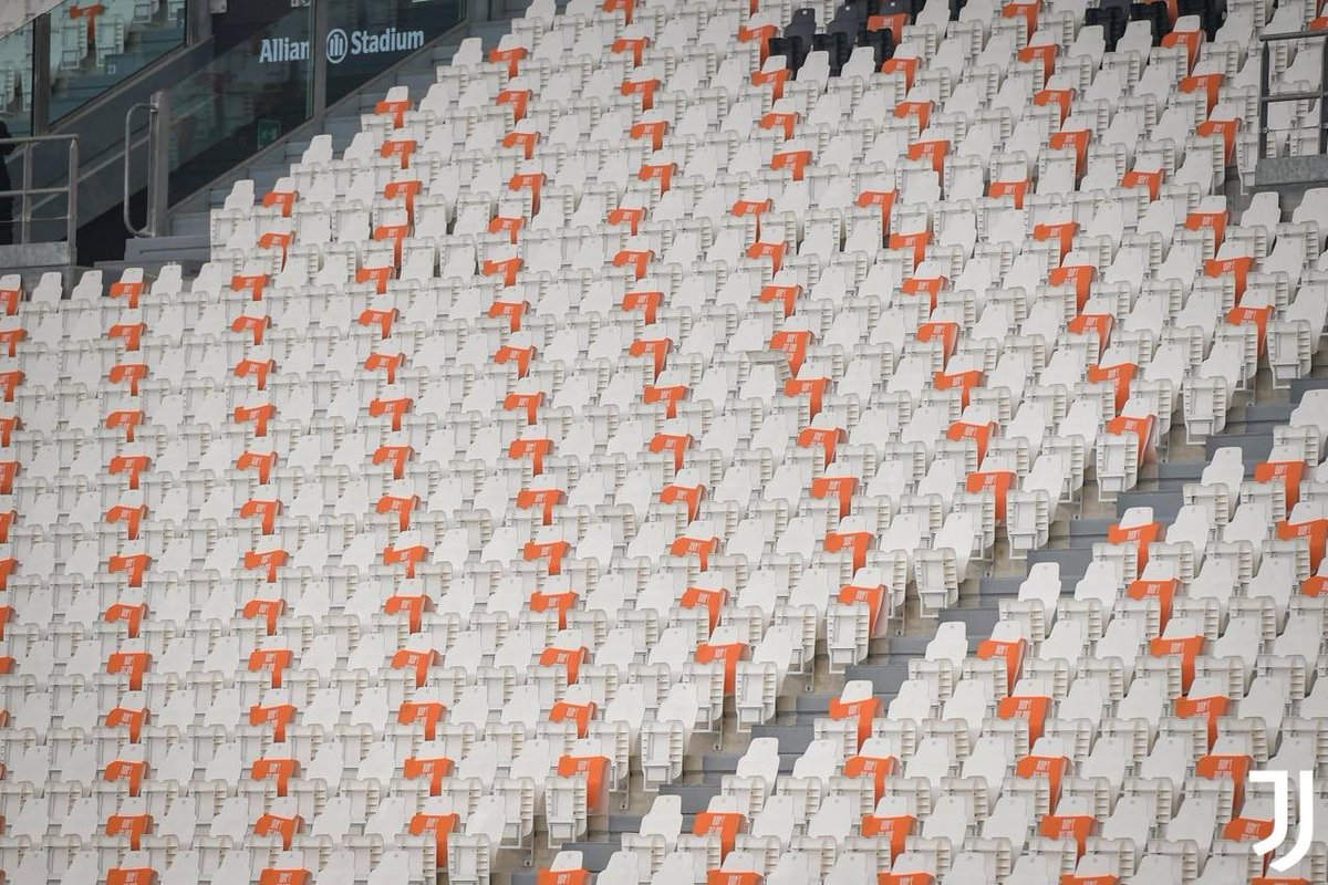 juventusfcid's tweet photo. Hari ini, untuk pertandingan #JuveAtalanta kami akan mendukung gerakan #OrangeTheWorld  agar dapat memberi wawasan atas angka mengejutkan bahwa 1 dari 3 perempuan menjadi korban kekerasan di seluruh dunia. #DontSitAndWatch

https://t.co/7U3uasAB9d https://t.co/EvMn2RxYON